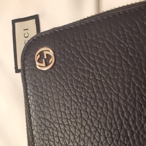 Authentic Gucci Zip over Wallet - Picture 8 of 12